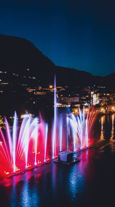 Besondere Lichtershow am Zeller See | © EXPA, Jürgen Feichter